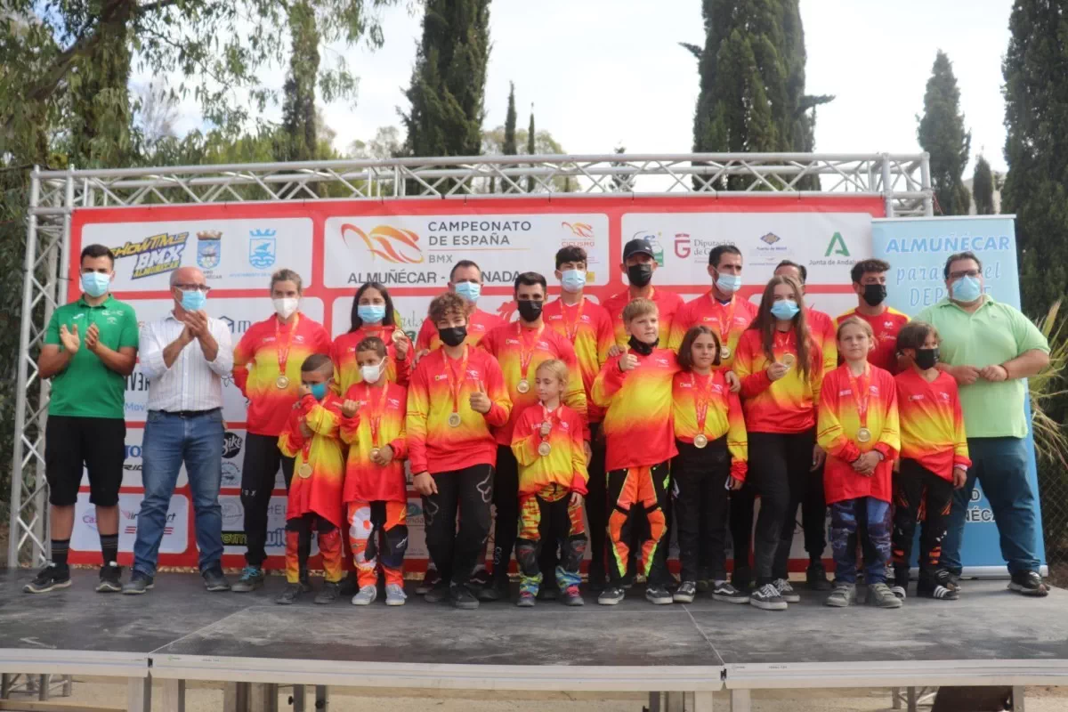 Víctor López consigue en Almuñécar dos títulos de campeón de España de BMX