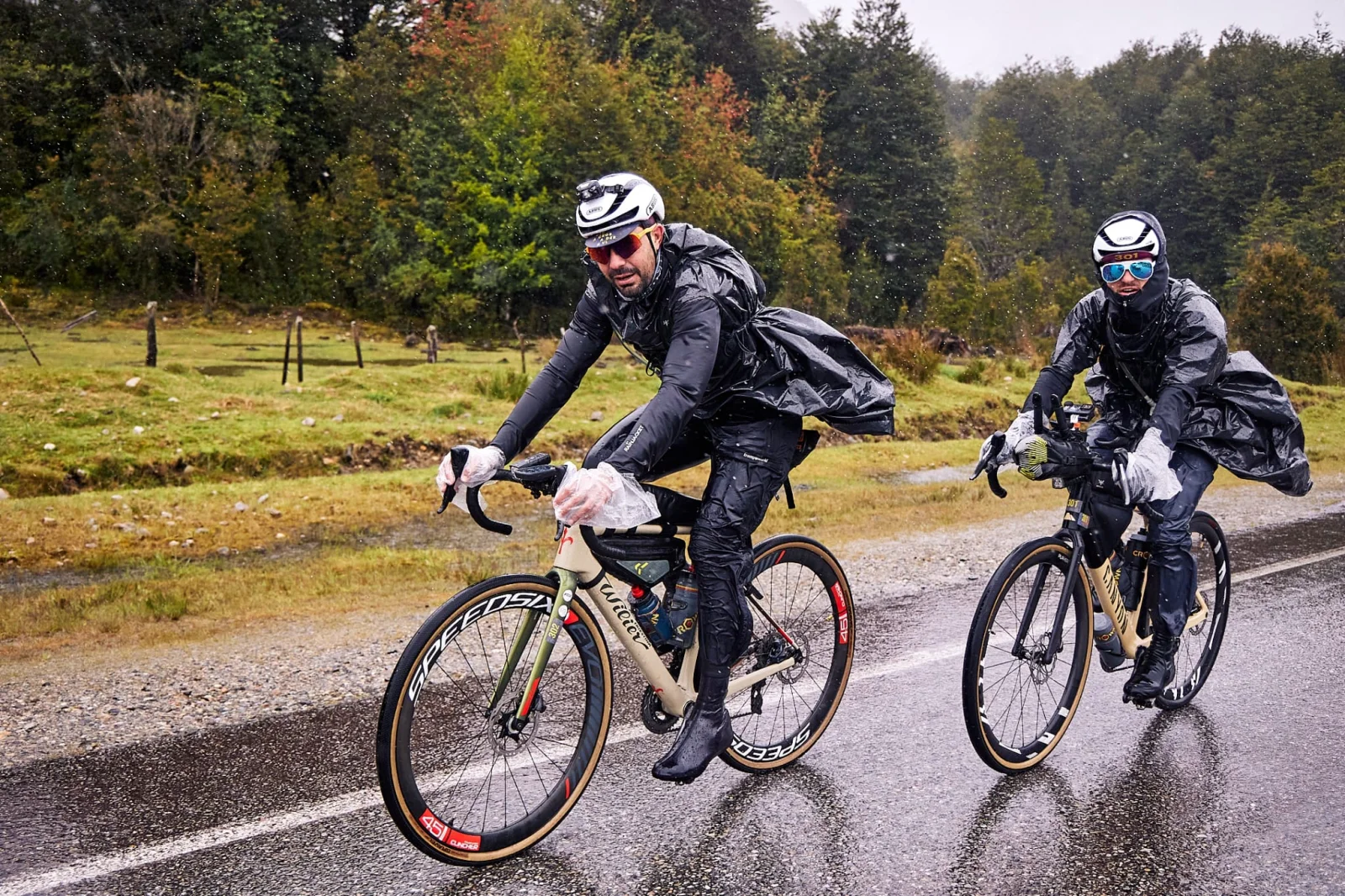 Victoria de César Mato y Óscar Pujol en la Across Andes 2023 tras 1.000 km recorridos