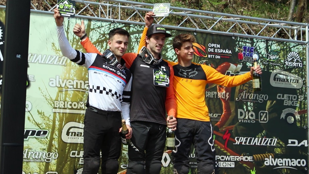 Victorias de Iraitz Etxebarria y Telma Torregrosa en la Tuña Gravity DH Race 2019