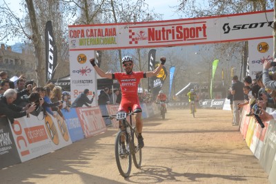 Victorias para Julien Tarieux y Margot Moschetti en Banyoles