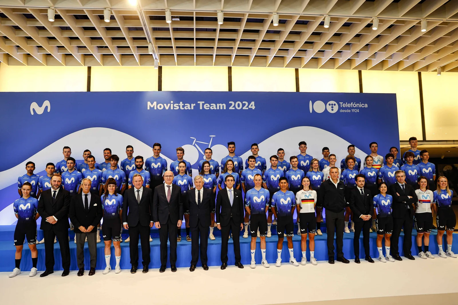 Vídeo: Así ha sido la presentación del Movistar Team 2024