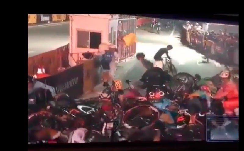 Vídeo: Caída masiva en el Red Hook Criterium de Nueva York