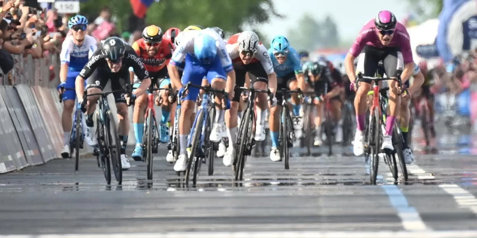 Vídeo Giro de Italia: Alberto Dainese gana la etapa 17 al sprint