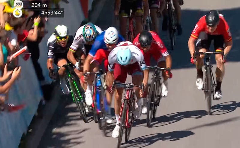 Vídeo: Peter Sagan expulsado del Tour de Francia