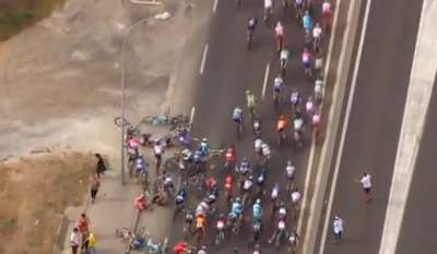 Vídeo: Últimos kilómetros de una etapa loca en el Tour de Francia