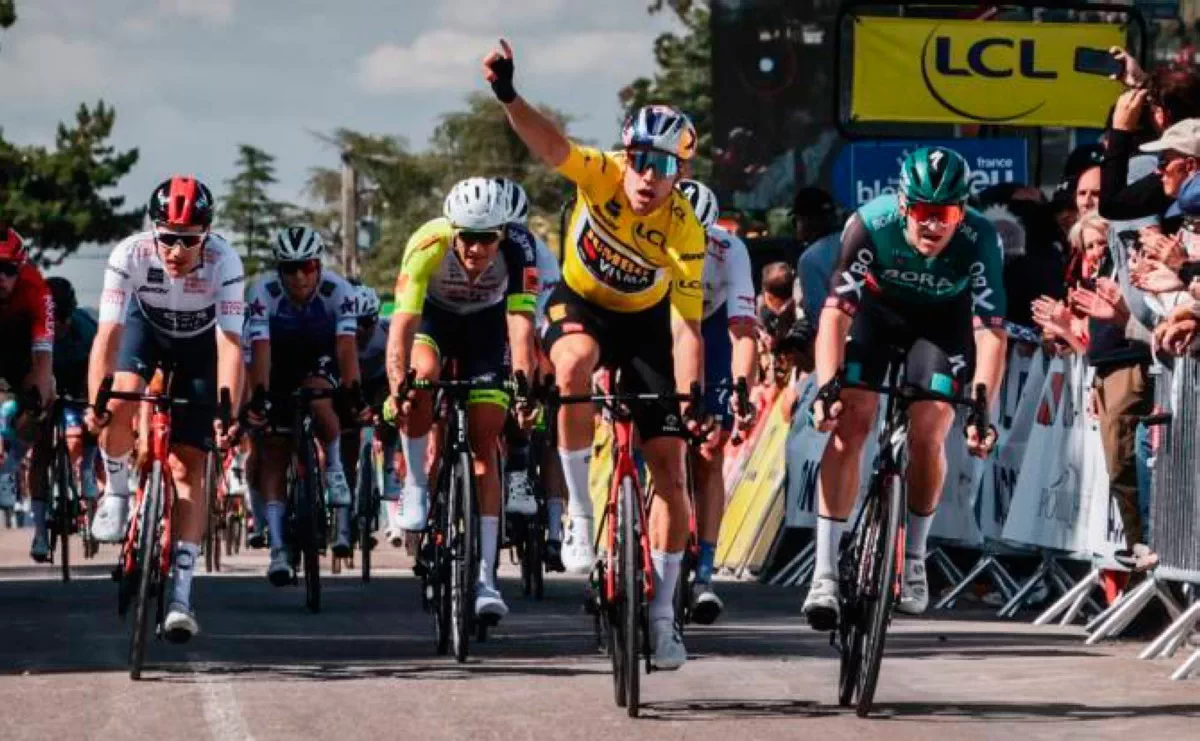 Vídeo resumen  Critérium du Dauphiné: Wout van Aert vuelve a ganar y es más líder