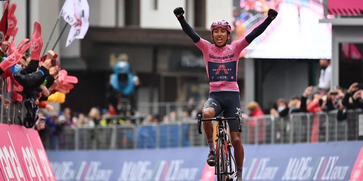 Vídeo resumen: Egan Bernal domina el Giro de Italia y gana en Cortina