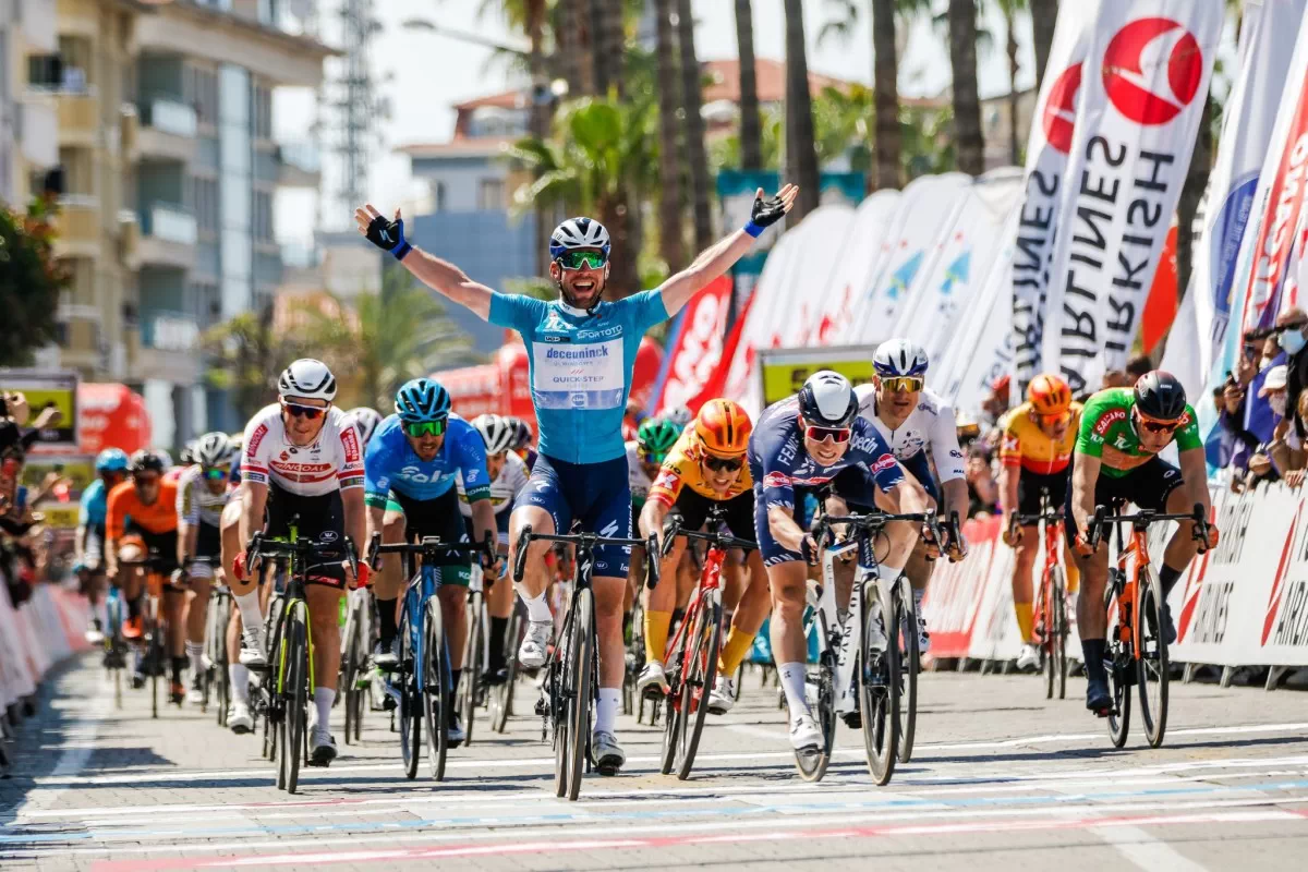 Vídeo: Segunda victoria de Mark Cavendish en Turquía