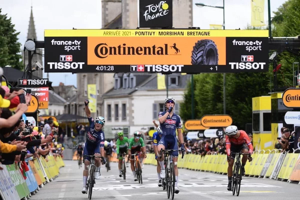 Vídeo Tour de Francia: Accidentada tercera etapa con victoria para Tim Merlier