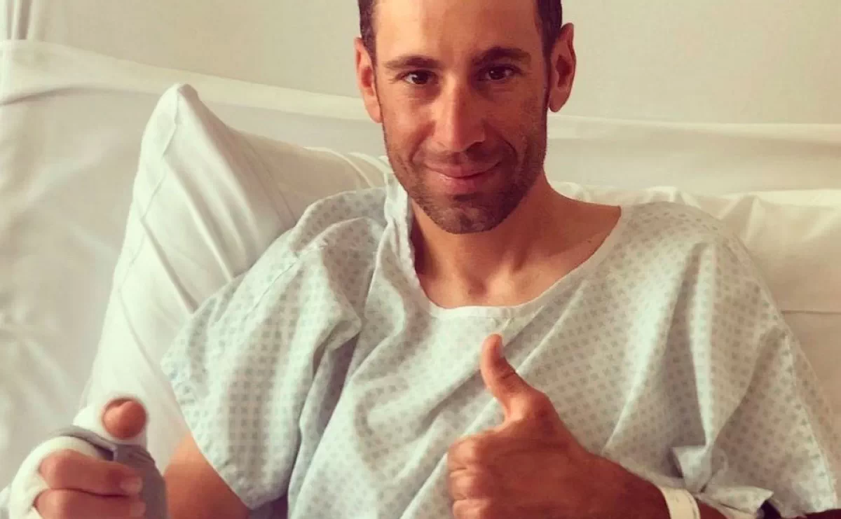 Vincenzo Nibali operado con éxito de su muñeca derecha