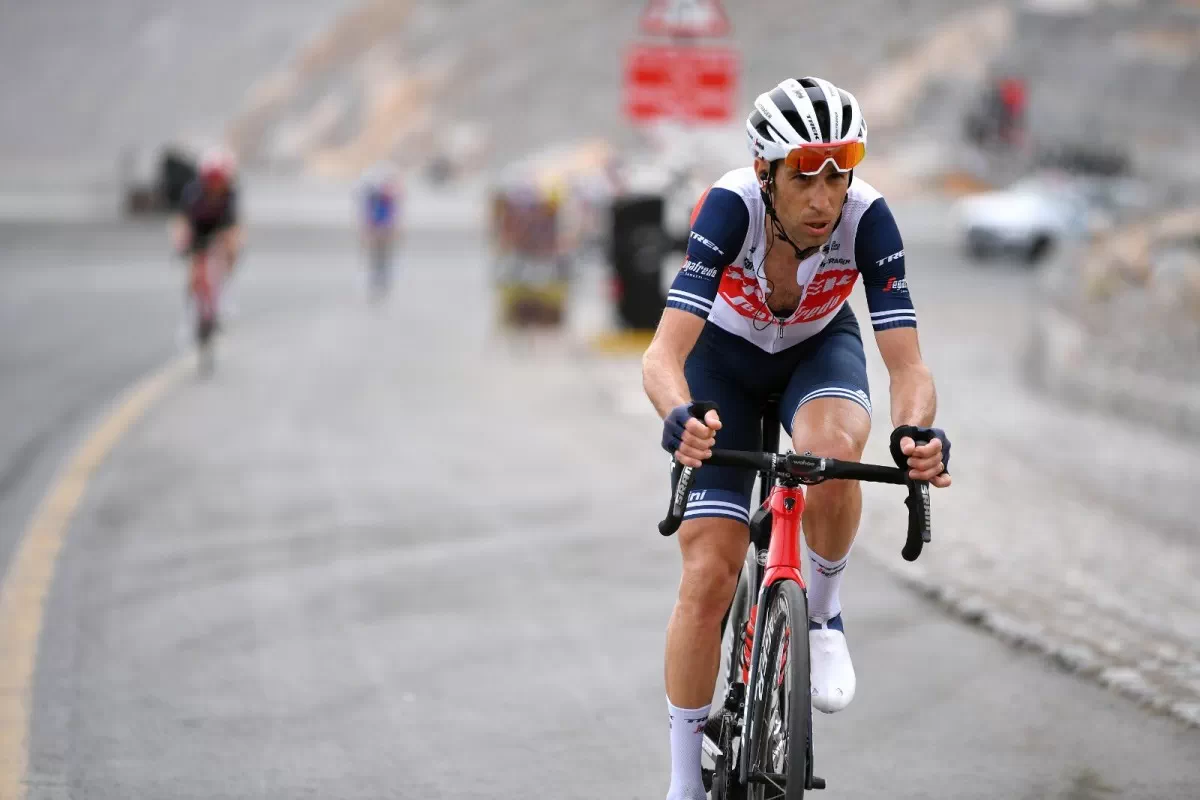 Vincenzo Nibali se fractura la muñeca tras una caída en un entrenamiento