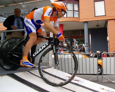 Oscar Freire llevará el dorsal 1 en Andalucía