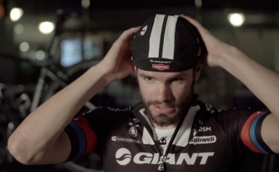 Vídeo: Cómo ponerse una gorra de ciclismo con el Team Giant