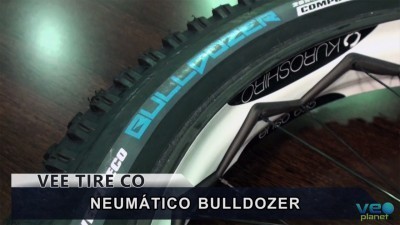 Vídeo: Neumático Vee Tire BULLDOZER para Fatbike