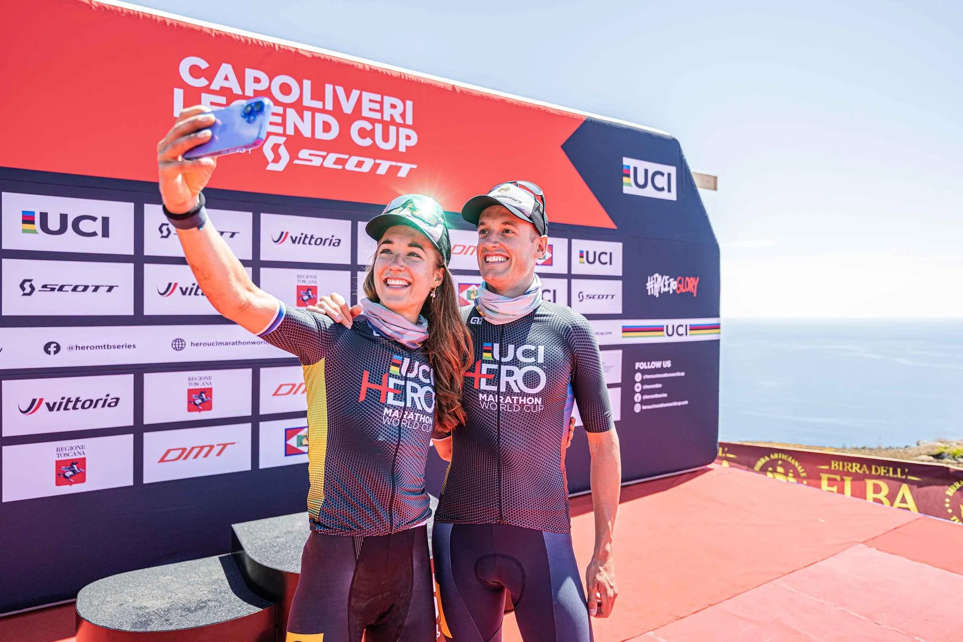 Wout Alleman y Rosa Van Doorn ganan la primera carrera de la Copa del Mundo de Maratón XC Hero UCI 2025 en Capoliveri