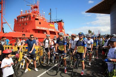Multitudinaria pedalada con Alberto Contador en Las Palmas